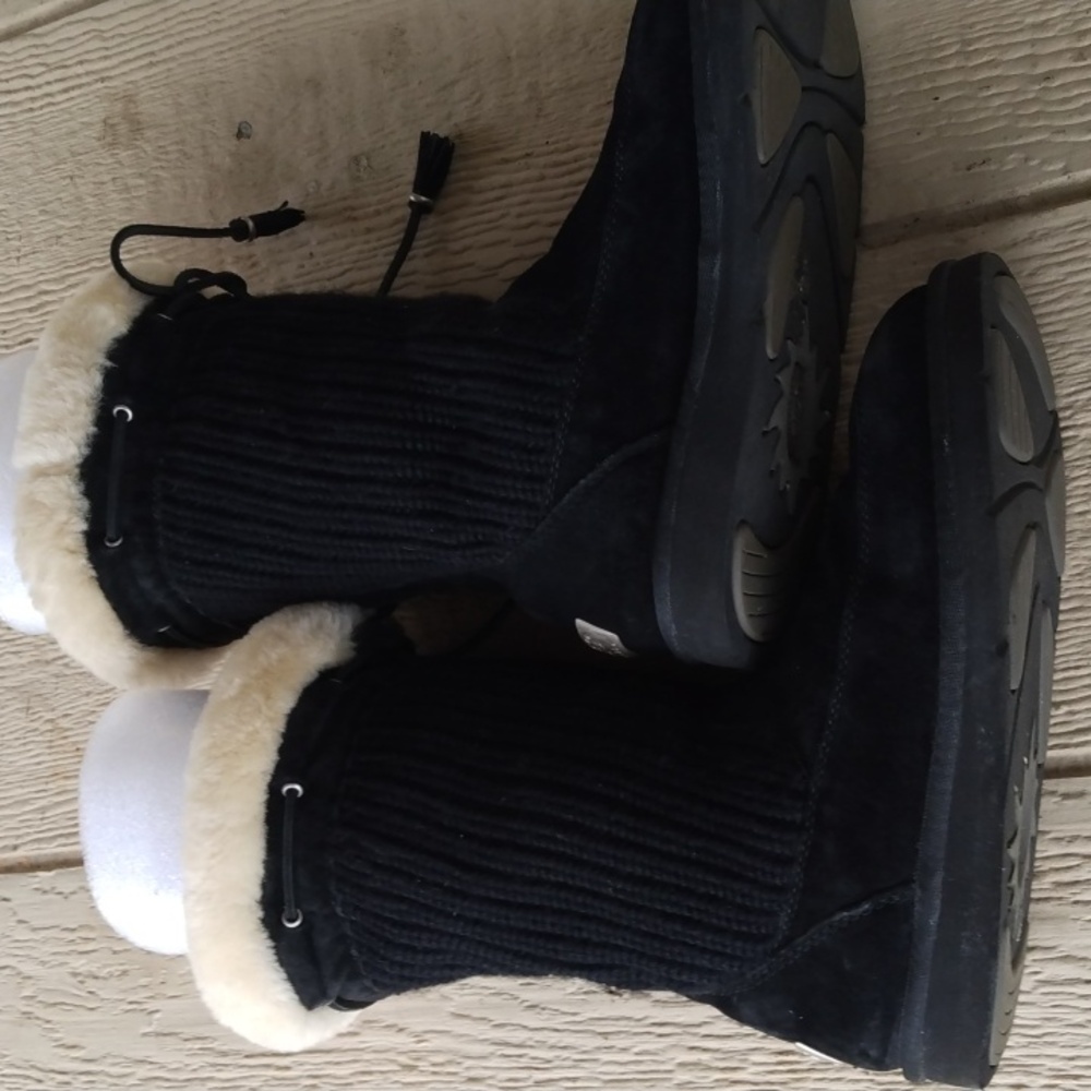 UGG AUSTRALIA BOOTS - Picture 6 of 9